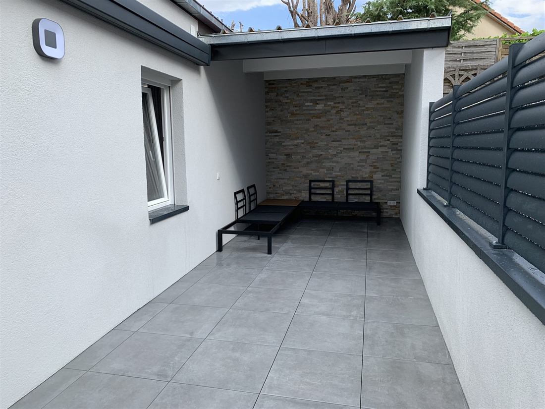 Aménagement extérieur terrasse carrelée — MAN OF STYLE
